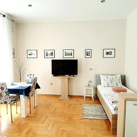 PUY Lavender - City Room With Free Parking מראה חיצוני תמונה