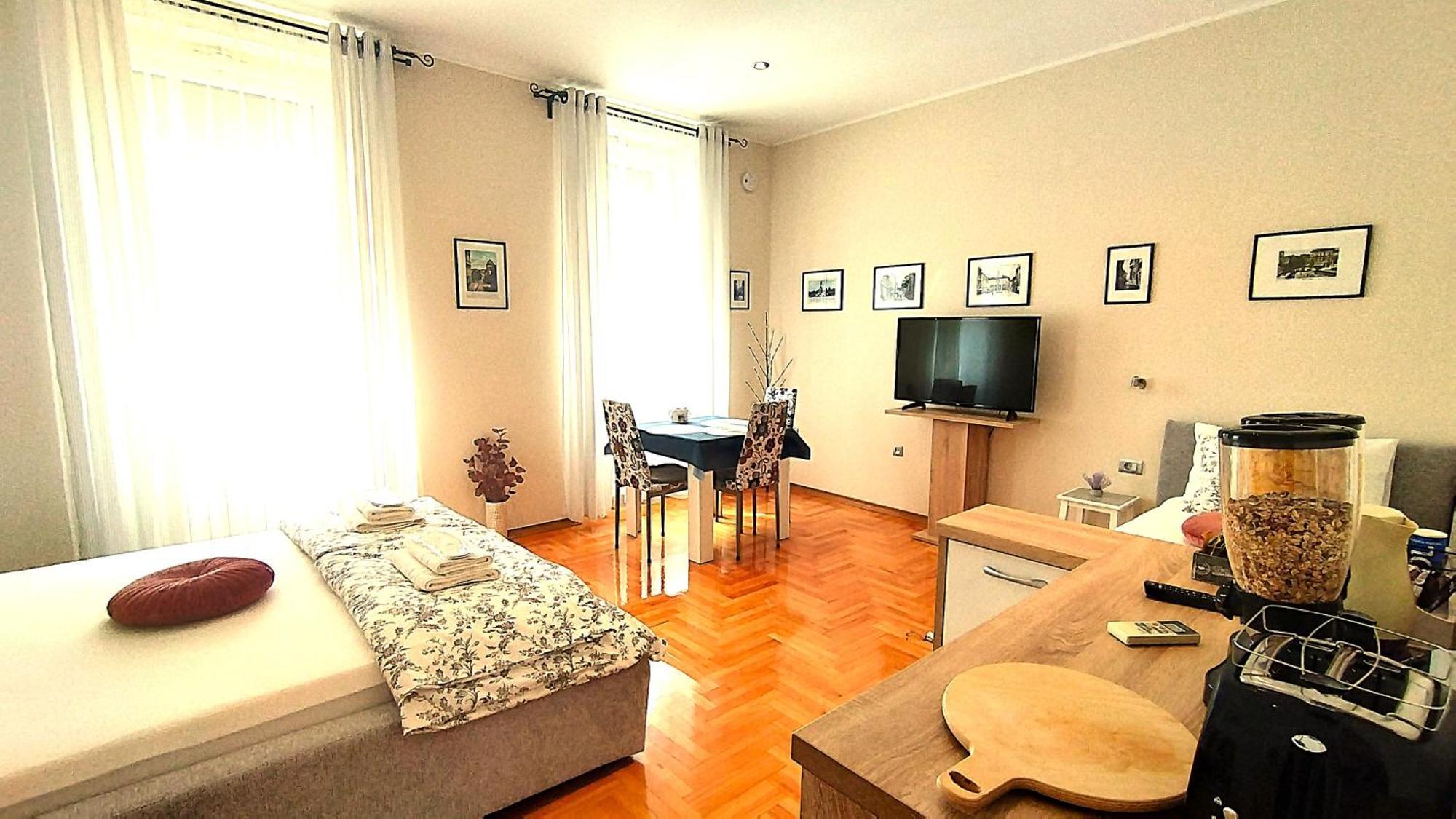PUY Lavender - City Room With Free Parking מראה חיצוני תמונה