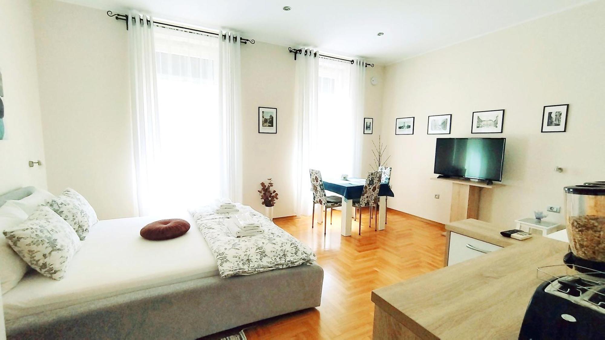 PUY Lavender - City Room With Free Parking מראה חיצוני תמונה
