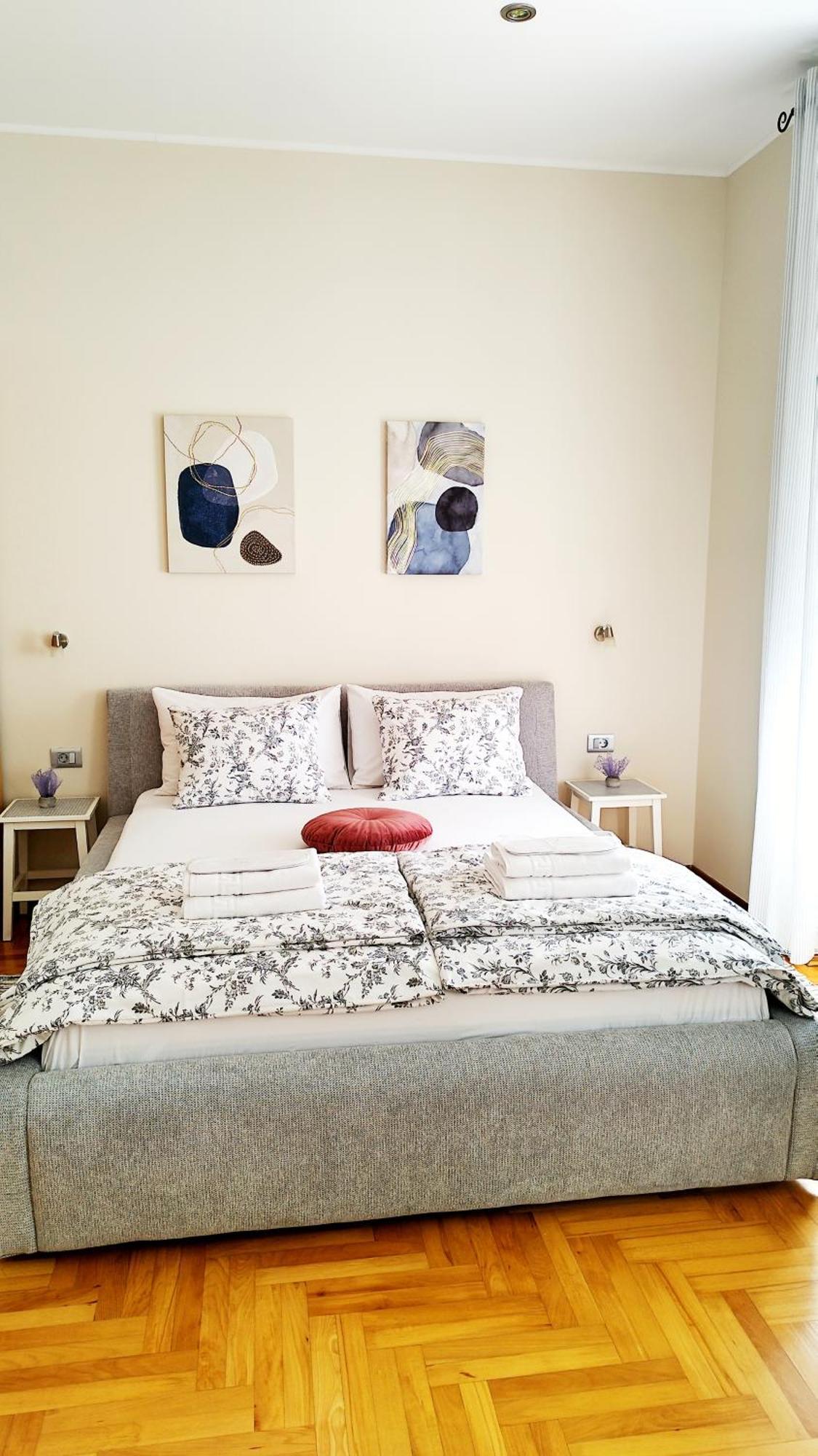 PUY Lavender - City Room With Free Parking מראה חיצוני תמונה