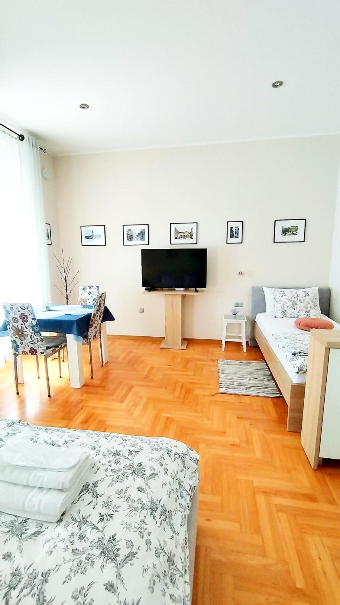 PUY Lavender - City Room With Free Parking מראה חיצוני תמונה