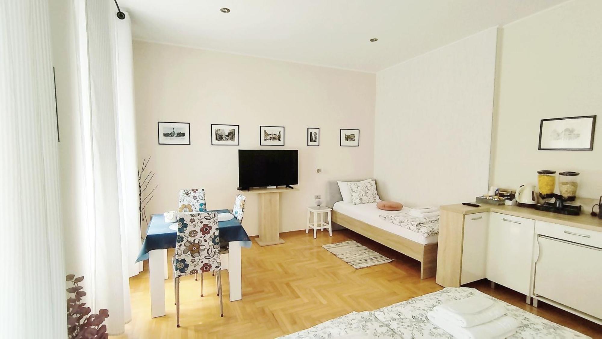 PUY Lavender - City Room With Free Parking מראה חיצוני תמונה