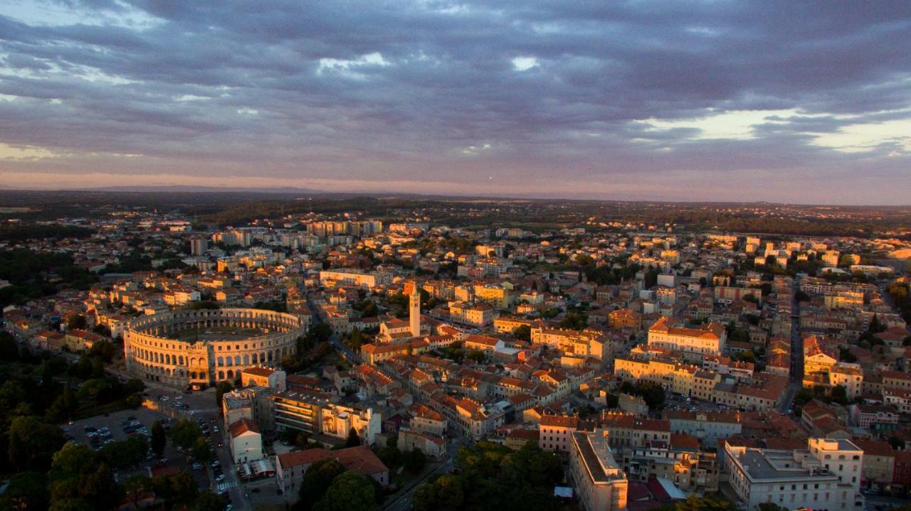 PUY Lavender - City Room With Free Parking מראה חיצוני תמונה